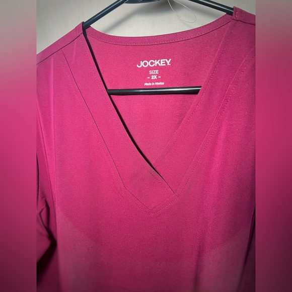 NWT Jockey wine colored Scrub top 2x - Picture 3 of 6